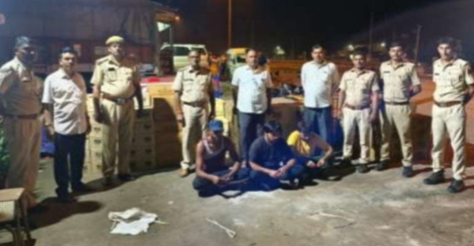 Liquor hidden under tires in truck, accused arrested on Gujarat border