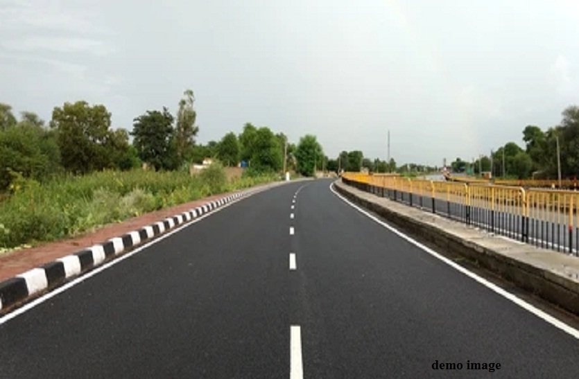 Road strengthening work in progress from Saraneshwar Under Pass (NH-62) to Anadara Chauraha