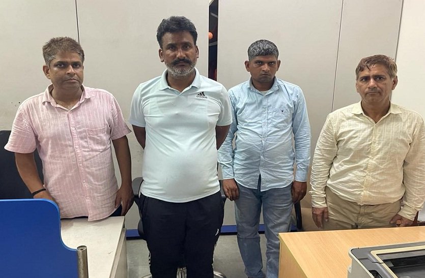 Congress leader Gopal Kesawat and three brokers arrested for taking bribe of Rs 18.5 lakh