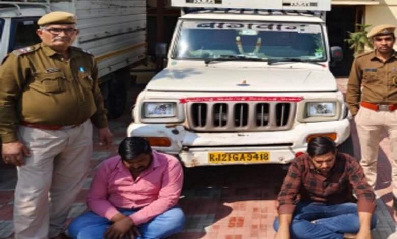 Police caught pickup jeep laden with liquor and kinnow in Chapari (sirohi)