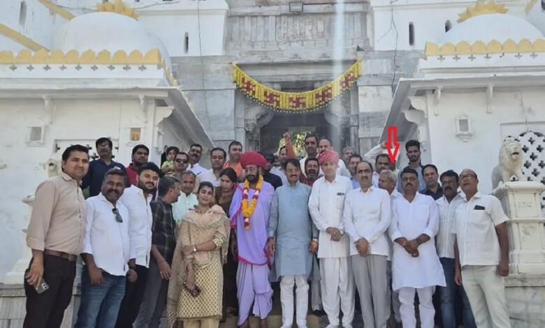 Sirohi. In the pursuit of photo session with ministers BJP workers forgot the protocol MLA samaram garasiya