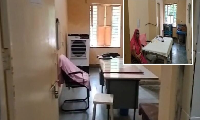 sirohi. कक्ष के बाहर कतारें और अंदर डॉक्टर ही नहीं - आखिर कब सुधरेंगे जिला अस्पताल के हालात Sirohi. There are queues outside the ward and no doctor inside - When will the condition of the district hospital improve