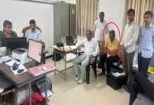 जालोर. सांचौर के सरवाना थाना परिसर के आवास में रिश्वत लेता हैड कांस्टेबल गिरफ्तार Jalore. Head constable arrested taking bribe in residence of Sarwana police station premises of Sanchore