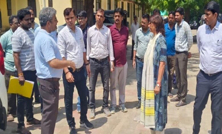 - जिला कलक्टर ने किया जिला अस्पताल का निरीक्षण sirohi. District Collector inspected the District Hospital