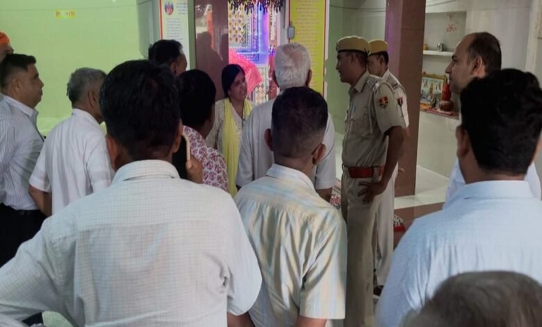 जालोर. रामसीन कस्बे में जमीनी विवाद को लेकर अलग-अलग दो मंदिरों के ट्रस्टियों के बीच ठन गई। Jalore: A land dispute erupted between the trustees of two different temples in Ramsin town.