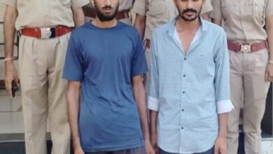 सिरोही. मोबाइल टॉवर से बैटरियां चुराने वाली गैंग का राजफाश करते हुए सदर थाना पुलिस ने दो जनों को गिरफ्तार किया Sirohi: Sadar police arrested two people after busting a gang that stole batteries from mobile towers.