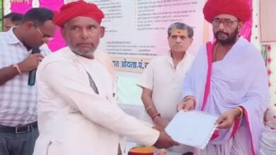 सिरोही. ग्रामीण विकास एवं पंचायतराज राज्यमंत्री ओटाराम देवासी ने ग्रामीण सेवा शिविरों का जायजा लिया Sirohi: State Minister for Rural Development and Panchayati Raj Otaram Devasi reviewed the rural service camps