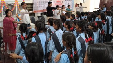 सिरोही. राजकीय देवनारायण आदर्श बालिका आवासीय विद्यालय में बालिका सशक्तीकरण, शिक्षा एवं अधिकारों के प्रति जागरूकता कार्यक्रम Sirohi. Awareness program on girl empowerment education and rights at Government Devnarayan Adarsh ​​Girls Residential School.