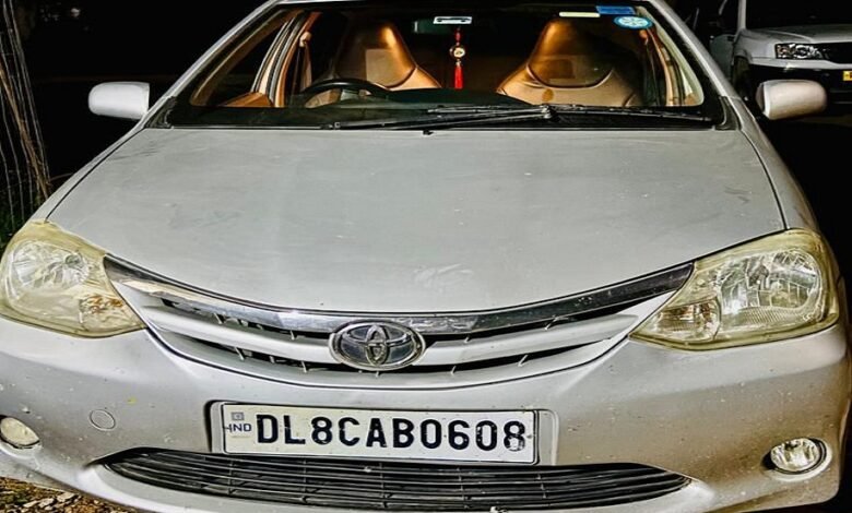 सिरोही. वाहवाही लूटने के चक्कर में आबकारी महकमे ने लम्बी फेंक दी- टक्कर मार कर भागने का प्रयास और कार को खरोंच नहीं आई? sirohi. In order to gain applause the Excise Department made a long statement - an attempt to hit and run and the car was not scratched?