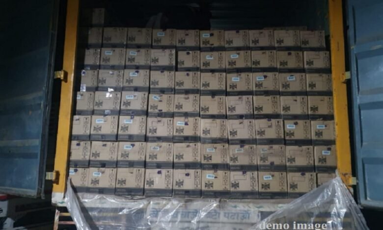 गुजरात के लिए तस्करी हो रही सरकारी ठेकों की शराब sirohi. Liquor from government contracts being smuggled to Gujarat