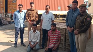 सिरोही. थानाधिकारी तबादले के बाद मंडार में पकड़ी लाखों की शराब sirohi. After the transfer of the station officer, liquor worth lakhs was seized in Mandaar.