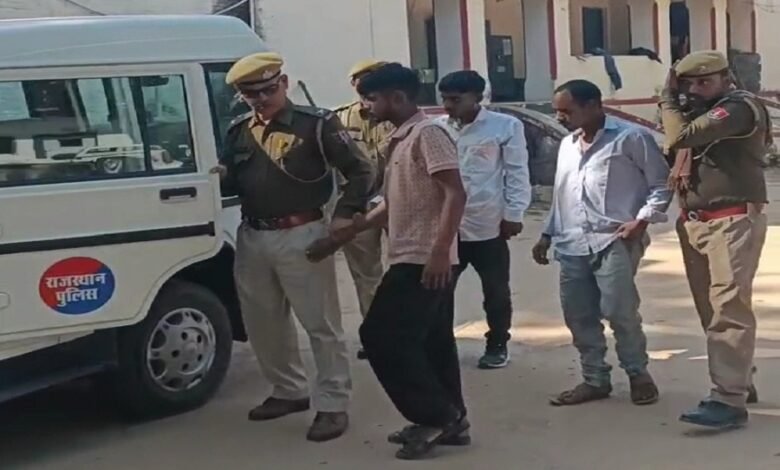 सिरोही. जावाल देवालय में चोरी मामले का पुलिस ने किया राजफाश sirohi. barlut Police solved the theft case in Jawal temple.