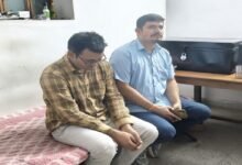 सिरोही. चिकित्सा एवं स्वास्थ्य विभाग में रिश्वत का बड़ा खेल- रेवदर बीसीएमओ रंगे हाथ गिरफ्तार Sirohi: Major bribery scandal in the Medical and Health Department - Reodar BCMO arrested red-handed.