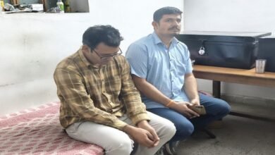 सिरोही. चिकित्सा एवं स्वास्थ्य विभाग में रिश्वत का बड़ा खेल- रेवदर बीसीएमओ रंगे हाथ गिरफ्तार Sirohi: Major bribery scandal in the Medical and Health Department - Reodar BCMO arrested red-handed.