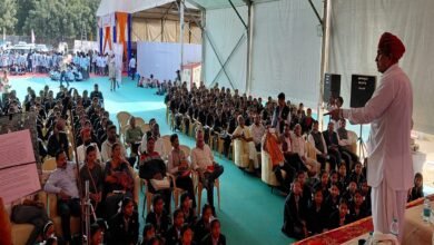 सिरोही. विजन राजस्थान-2026 प्रदर्शनी अव्यवस्थाओं की भेंट- कार्यक्रम में कुर्सियां का रहा टोटा - तमाम तामझाम के बावजूद प्रचार न पा सकी प्रदर्शनी Sirohi. Vision Rajasthan-2026 exhibition marred by mismanagement - shortage of chairs at the event - despite all the elaborate arrangements the exhibition failed to attract publicity.