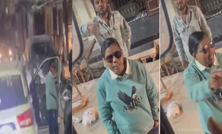 सिरोही. पिण्डवाड़ा में सडक़ पर कार रोक मिठाई खरीद रही कांस्टेबल का रौब- बस चालक को पुलिसिया अंदाज में धमकाया- रोड तेरे बाप की है लंगूर कहीं का कल मिलना तुझे बताती हूं... Sirohi. In Pindwara, a female constable stopped her car on the road to buy sweets and then, in a typical police manner, threatened the bus driver, saying, "Is this road your father's? You baboon, meet me tomorrow, I'll show you..."