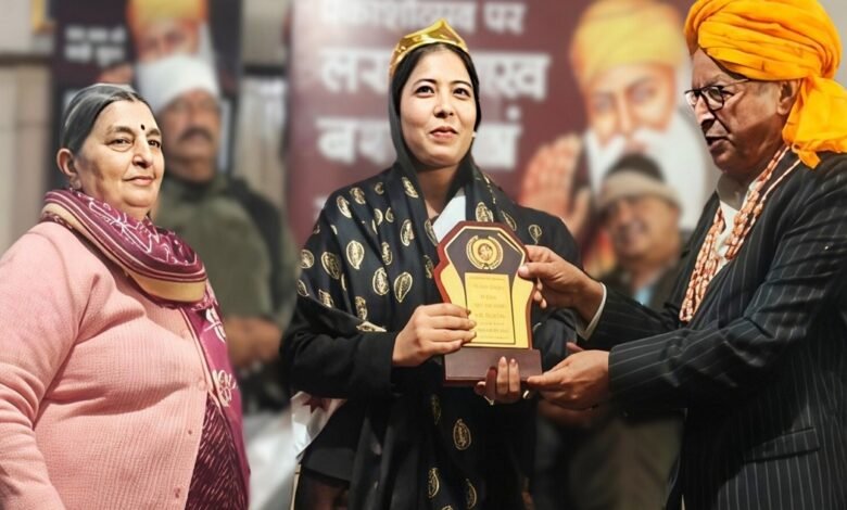 जयपुर. फॉरएवर यूनिवर्स और इंडिया ग्रैंड फिनाले सीजन-5 में ब्यावर निवासी लीना असवानी ने खिताब कब्जाया Jaipur. Leena Aswani, a resident of Beawar won the title at the Forever Universe and India Grand Finale Season-5.