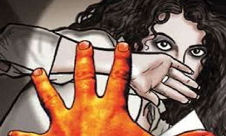 सिरोही. ब्रह्माकुमारी संस्था से जुड़ी युवती से छेड़छाड़ व लज्जा भंग- आरोपी भी बताए जा रहे संस्था से जुड़े हुए लोग - एक आरोपी भाजपा का पदाधिकारी Sirohi: A young woman associated with the Brahma Kumaris organization was molested and her modesty was outraged. The accused are also reportedly associated with the same organization. One of the accused is a BJP office-bearer.