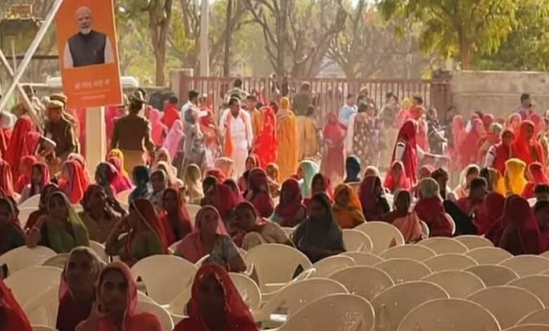 सिरोही. मुख्यमंत्री के भाषण के दौरान उठकर जाने लगे लोग- नहीं रोक पाए भाजपाई- भाजपा की विफलता या प्रशासनिक कमजोरी Sirohi: People started leaving during the Chief Minister's speech – BJP workers couldn't stop them – a failure of the BJP or administrative weakness?