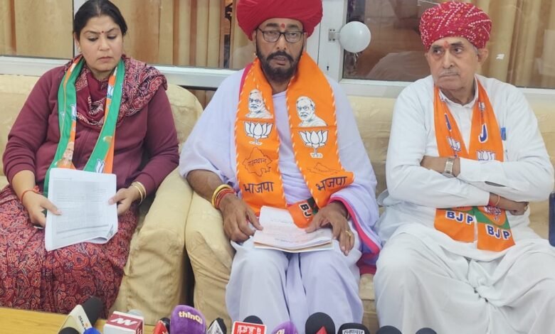 सिरोही. राज्यमंत्री व सांसद ने गिनाई वीबी-जी-राम-जी योजना की खूबियां - रोजगार व आत्मनिर्भरता के क्षेत्र में क्रांति लाएगी योजना Sirohi: The Minister of State and Member of Parliament highlighted the benefits of the VB-G-Ram-G scheme – the scheme will bring a revolution in the fields of employment and self-reliance.