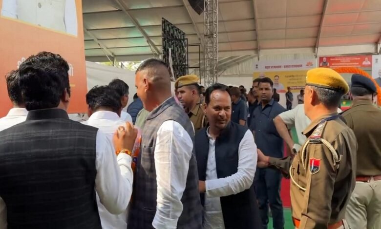 सिरोही. सरकार खुद सिरोही आई लेकिन सिरोही को कोई सौगात नहीं मिल पाई Sirohi. The government itself came to Sirohi but Sirohi did not receive any gifts or benefits.