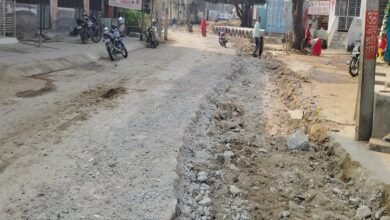 सिरोही. वाटेरा ग्राम पंचायत में सीवरेज के नाम पर गौरव पथ तोड़ दिया - अब पुलिस में एफआईआर Sirohi. Gaurav Path in Watera Gram Panchayat demolished in the name of sewerage - now FIR lodged with police