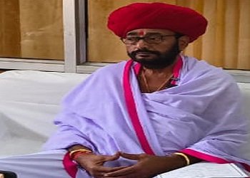 सिरोही. केंद्रीय बजट में किए गए प्रावधानों को लेकर पंचायतराज राज्यमंत्री ओटाराम देवासी ने यहां सर्किट हाउस में पत्रकारों से बातचीत की Sirohi. Minister of State for Panchayati Raj Otaram Dewasi spoke to reporters at the Circuit House here regarding the provisions made in the Union Budget.