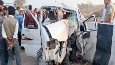 सिरोही. आबूरोड-मेहसाणा मार्ग पर सडक़ हादसे में पाली जिले के एक ही परिवार के चार जनों की मौत Sirohi: Four members of a family from Pali district died in a road accident on the Abu Road-Mehsana road.