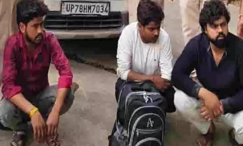 यूपी से गुजरात जा रही थी 20 किलो चरस आबूरोड में जब्त - अम्बाजी मार्ग स्थित छापरी चौकी पर कार्रवाई 20 kg of Charas En Route from UP to Gujarat Seized at Abu Road — Action Taken at Chapri Checkpost on Ambaji Route