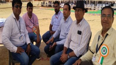 सिरोही. पशुपालन विभाग में अधिकारी को एपीओ किए जाने के मामले में कार्मिकों ने विरोध जताया Sirohi: Animal Husbandry Department employees protested against the APO of an officer.