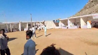 सिरोही. मंडार में लीलाधारी महादेव पशु मेले का शनिवार को ध्वजारोहण के साथ आगाज सिरोही. मंडार में उपेक्षा से नाराज विधायक पशु मेला छोड़ निकल गए सिरोही. मंडार में मेला स्थल पर खाली नजर आए स्टॉल व पांडाल Sirohi. The Leeladhari Mahadev cattle fair in Mandar began with the flag hoisting ceremony on Saturday. Sirohi. The MLA, upset with the neglect in Mandar, left the cattle fair. Sirohi. The stalls and pandals at the fair site in Mandar were empty.