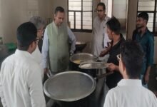 सिरोही. राजकीय मेडिकल कॉलेज में सफाई के कुप्रबंध पर कलक्टर ने लगाया 5000 जुर्माना सिरोही. राजकीय मेडिकल कॉलेज प्रिंसीपल को रिश्वत लेते पकड़ा पर व्यवस्थाएं अब भी कमजोर - चार माह बाद भी न तो महकमा सुधार पाया और न प्रशासन Sirohi: Collector Imposes ₹5,000 Fine for Poor Sanitation Management at Government Medical College Sirohi: Government Medical College Principal Caught Accepting Bribe Yet Systems Remain Weak—Even After Four Months Neither the Department Nor the Administration Has Managed to Effect Improvements