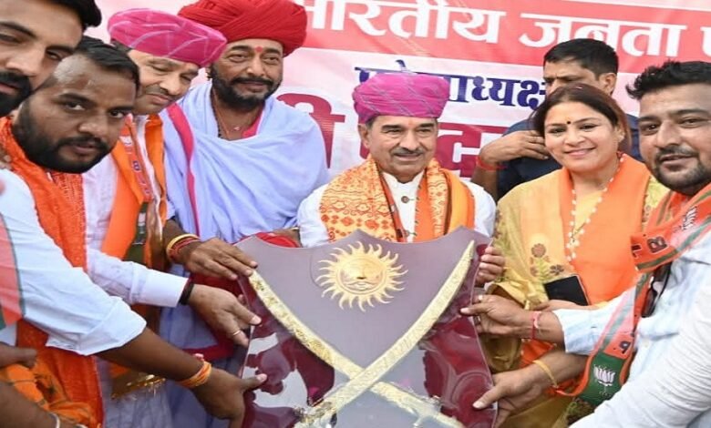 सिरोही. प्रधानमंत्री नरेंद्र मोदी की टीम में होने के बावजूद राज्यसभा सदस्य मदन राठौड़ समय की कद्र नहीं करते सिरोही. अपने तय समय से तीन घंटे देरी से चलते रहे राज्यसभा सदस्य मदन राठौड़ Sirohi: Despite being a member of Prime Minister Narendra Modi's team, Rajya Sabha MP Madan Rathore shows no regard for punctuality. Sirohi: Rajya Sabha MP Madan Rathore ran three hours behind his scheduled time.