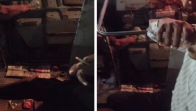 सिरोही आगार की रोडवेज बस में कर्मचारियों ने छलकाए जाम सिरोही आगार उदयपुर - भीनमाल रोडवेज बस Employees of the Sirohi Depot Roadways bus poured liquor. Sirohi Depot Udaipur–Bhinmal Roadways Bus