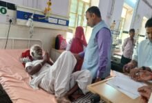 सिरोही. जिला कलक्टर रोहिताश्वसिंह तोमर ने किया जिला अस्पताल का औचक निरीक्षण सिरोही. जिला कलक्टर रोहिताश्वसिंह तोमर ने अस्पताल सफाई ठेकेदार पर लगाया 25 हजार जुर्माना Sirohi: District Collector Rohitashva Singh Tomar Conducts Surprise Inspection of District Hospital Sirohi: District Collector Rohitashva Singh Tomar Imposes Fine of ₹25,000 on Hospital Cleaning Contractor