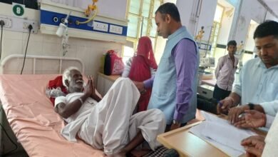 सिरोही. जिला कलक्टर रोहिताश्वसिंह तोमर ने किया जिला अस्पताल का औचक निरीक्षण सिरोही. जिला कलक्टर रोहिताश्वसिंह तोमर ने अस्पताल सफाई ठेकेदार पर लगाया 25 हजार जुर्माना Sirohi: District Collector Rohitashva Singh Tomar Conducts Surprise Inspection of District Hospital Sirohi: District Collector Rohitashva Singh Tomar Imposes Fine of ₹25,000 on Hospital Cleaning Contractor