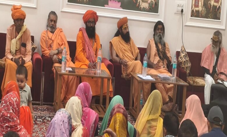सिरोही. गौ सम्मान आह्वान अभियान - गोवंश बचाने के समर्थन में करेंगे साढ़े पांच लाख हस्ताक्षर Sirohi: 'Gau Samman Aahwan Abhiyan' (Cattle Honor Appeal Campaign) — 550,000 Signatures to be Collected in Support of Protecting cows