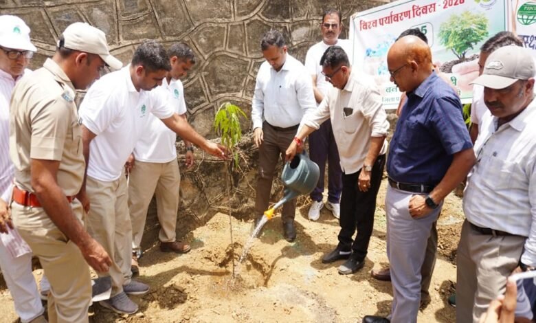 सिरोही. जिला कलक्टर रोहिताश्वसिंह तोमर ने कहा कि गंगा एक नदी नहीं वरन् हमारी संस्कृति व हमारा इतिहास है Sirohi. District Collector Rohitashva Singh Tomar stated that the Ganga is not merely a river but represents our culture and our history
