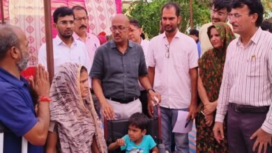 सिरोही. एडीएम ने नया सानवाड़ा में जन कल्याण शिविर में अधिकारियों को दिए निर्देश- कल्याणकारी योजनाओं को धरातल पर पहुंचाने का आह्वान Sirohi: During a public welfare camp in Naya Sanwara the ADM issued instructions to officials calling for welfare schemes to be effectively implemented on the ground.