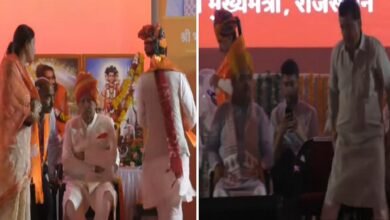 सिरोही. मुख्यमंत्री भजनलाल शर्मा के प्रवास के दौरान आबूराज में नजर आए सियासी हसगुल्ले Sirohi: Political buzz and speculation surfaced in Aburaj during Chief Minister Bhajanlal Sharma's visit.