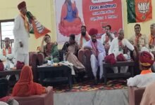 सिरोही. एकता और समरस की प्रेरणा देते हैं संत रविदास के विचार - समरसता संकल्प अभियान के तहत भाजपा की कार्यशाला सिरोही में ईदगाह मार्ग को घोषित किया संत रविदास मार्ग Sirohi: Saint Ravidas's teachings inspire unity and social harmony – BJP workshop held under the 'Samrasta Sankalp Abhiyan' (Social Harmony Pledge Campaign). Eidgah Road in Sirohi declared as Saint Ravidas Road.