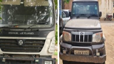 सिरोही. नदी-नालों का दोहन और बजरी का अवैध खनन - खनिज महकमे की मौन स्वीकृति में माफिया कर रहा वारे-न्यारे - नशा तस्करी की तरह चल रहा बजरी का अवैध कारोबार Sirohi: Exploitation of rivers and streams and illegal sand mining—the mafia is reaping huge profits with the tacit approval of the Mining Department Sirohi: the illegal sand trade is operating much like drug trafficking.