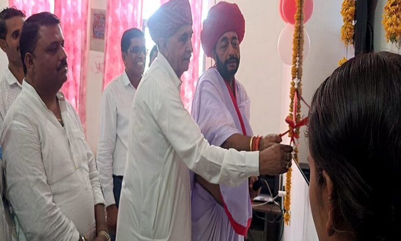 सिरोही. देवनारायण राजकीय बालिका आवासीय उच्च माध्यमिक विद्यालय में पेयजल व बिजली आपूर्ति की समस्या सिरोही. देवनारायण राजकीय बालिका आवासीय उच्च माध्यमिक विद्यालय में सीसीटीवी कैमरा प्रणाली का लोकार्पण Sirohi: Issues regarding drinking water and electricity supply at Devnarayan Government Girls' Residential Higher Secondary School. Sirohi: Inauguration of the CCTV camera system at Devnarayan Government Girls' Residential Higher Secondary School.