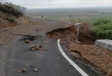 सिरोही. बहुप्रतीक्षित मनादर-रोवाड़ा सडक़ पहली और हल्की बारिश में ही दगा दे गई- पांच करोड़ की लागत से बनी 6 किमी रोवाड़ा-मनादर सडक़ Sirohi: The long-awaited Manadar-Rowada road failed during the very first spell of light rain—the 6-km Rowada-Manadar road was constructed at a cost of five crore rupees.