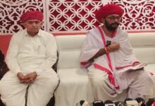 Sirohi: The Minister of State for Panchayati Raj broke his silence regarding allegations concerning the Ramjharokha Temple land, accusing the former MLA of misappropriating the temple's land. सिरोही. पंचायतराज राज्यमंत्री ने रामझरोखा मंदिर की भूमि को लेकर लगे आरोपों पर तोड़ी चुप्पी- पूर्व विधायक पर लगाए महामंदिर की भूमि खुर्द-बुर्द करने के आरोप