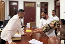 सिरोही शहर की सरकारी स्कूल में मासूम की निर्ममता से पिटाई-पूर्व विधायक संयम लोढ़ा ने जिला कलक्टर व एसपी से मुलाकात की- शिक्षक पर कड़ी कार्रवाई की मांग Innocent child brutally beaten at a government school in Sirohi city; former MLA Sanyam Lodha met the District Collector and SP, demanding strict action against the teacher.