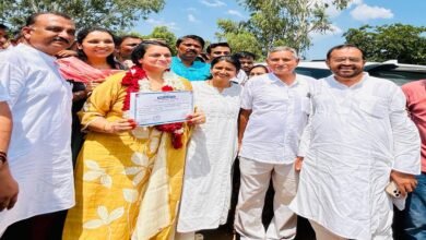 सिरोही निकाय चुनाव. कुल 10 प्रत्याशी वाली भाजपा के खेमे में 5 प्रत्याशियों की टूट सिरोही. निकाय चुनाव के तहत अध्यक्ष पद के लिए हुए मतदान में भाजपा को जिले में जबरदस्त लीड - कुल छह में से पांच निकायों में भाजपा ने कब्जा किया Sirohi Local Body Elections: BJP camp suffers a setback with the defection of 5 out of its 10 candidates. Sirohi: The BJP secured a massive lead in the district during the voting for the post of chairperson in the local body elections capturing five out of the six local bodies.