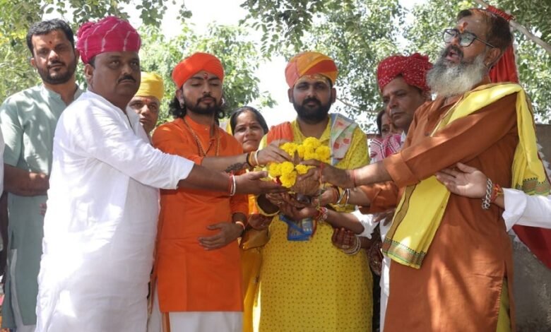 सिरोही में मातर माता सेवा संस्थान के तत्वावधान में मातर माता मंदिर नव निर्माण के लिए भूमि पूजन किया A *Bhumi Pujan* (ground-breaking ceremony) was performed for the new construction of the Matar Mata Temple in Sirohi under the aegis of the Matar Mata Seva Sansthan.