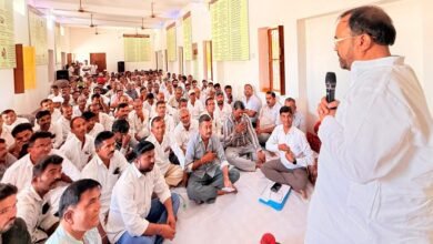 सिरोही. कालन्द्री में कांग्रेस की ब्लॉकस्तरीय बैठक में पूर्व विधायक संयम लोढ़ा ने भाजपा पर जनता को गुमराह करने का आरोप लगाया Sirohi: Former MLA Sanyam Lodha accused the BJP of misleading the public during a Congress block-level meeting in Kalandri.
