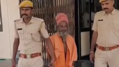 सिरोही. शिवगंज थाना क्षेत्र के धु्रबाणा गांव स्थित महादेव मंदिर में संत की हत्या का खुलासा- संत के इशारे पर संत की हत्या, आरोपी संत समेत दो गिरफ्तार Sirohi: Murder of a saint at the Mahadev Temple in Dhrubana village (Shivganj ) solved- the saint was killed at his own behest—two arrested including the saint himself.